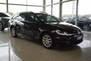 Volkswagen Golf Var.R-Line 1,5TSI DSG Navi/ACC/LED/Kessy