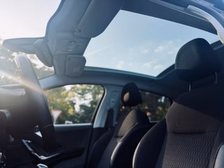 Peugeot 208 Style 1.6 Blue-HDi +Panorama+SHZ+Tempomat+ - bilder 10