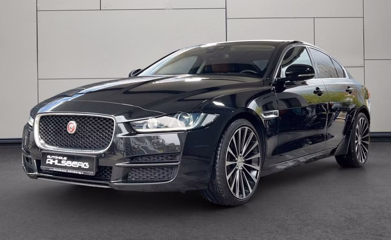 Jaguar XE 20d Portfolio LED/PANO/GSD/MERIDIAN/HUD/LEDER