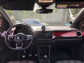 Volkswagen up! 1.0 TSI GTI - foto 22
