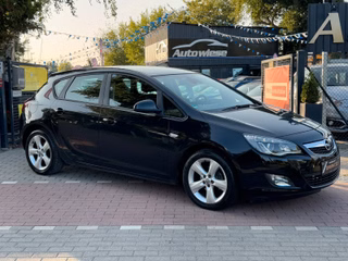 Opel Astra J Limousine EDITION 1.6*Xenon*Temp*Klima*