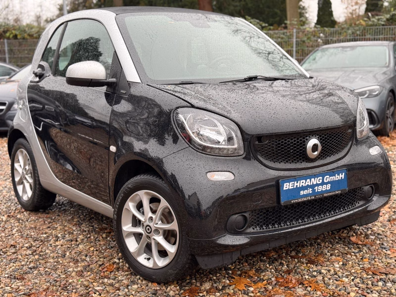 Smart ForTwo*NAVI*AMBIENTE*PASSION*SITZHEIZUNG*KAMERA*