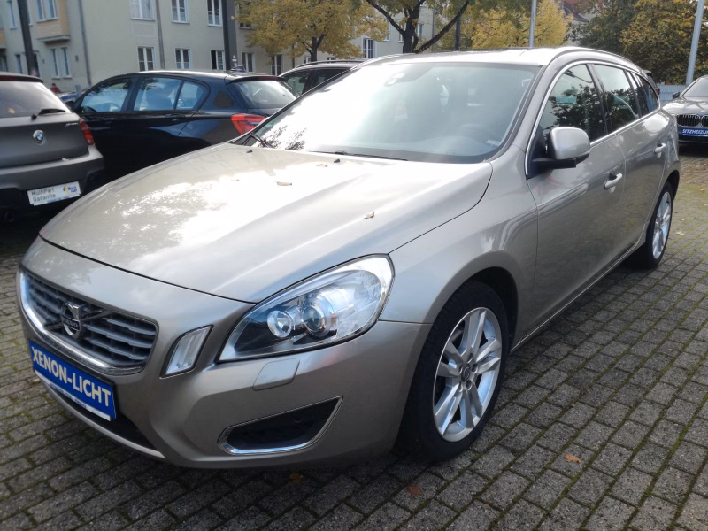 Volvo V60 Summum*NAVI*XEON*GSD*LEDER*