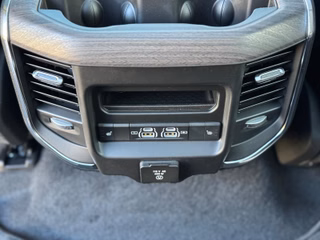 Dodge RAM Laramie Night Premium + 3 Jahre Garantie AHK + elekr. Heckklappe + Beifahrerdisplay - bilder 25