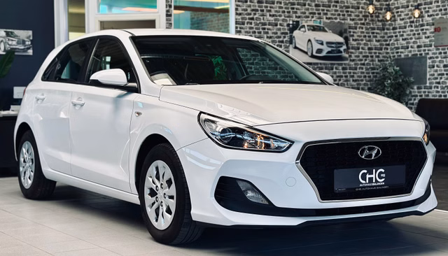 Hyundai i30 Pure TEMPOMAT|SPUR|MFL Gebrauchtwagen Kaufen | EZ 01/2019 | Preis 11.990 €