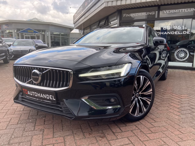 Volvo V60 Kombi B4 Plus Bright Gebrauchtwagen Kaufen | EZ 12/2022 | Preis 34.900 €