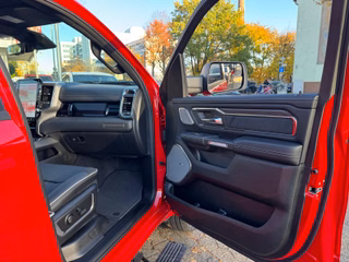Dodge RAM Laramie Night Premium + 3 Jahre Garantie AHK + elekr. Heckklappe + Beifahrerdisplay - bilder 28