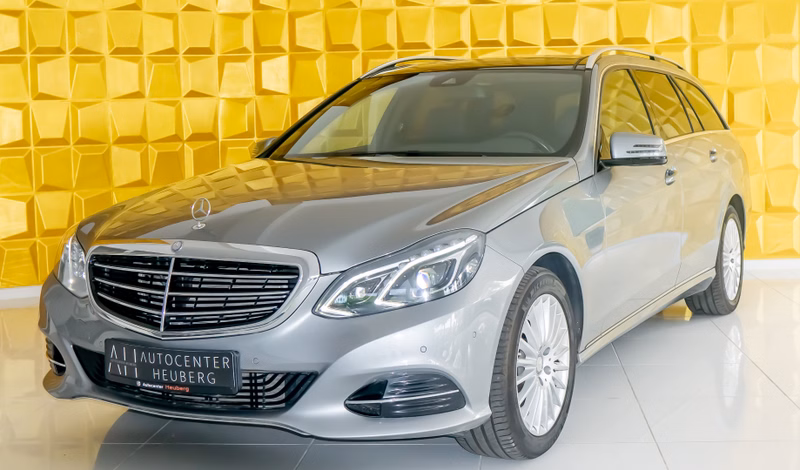 Mercedes-Benz E 200 BlueTec/100% VOLL/AHK/NAVI/KAMERA/PANO
