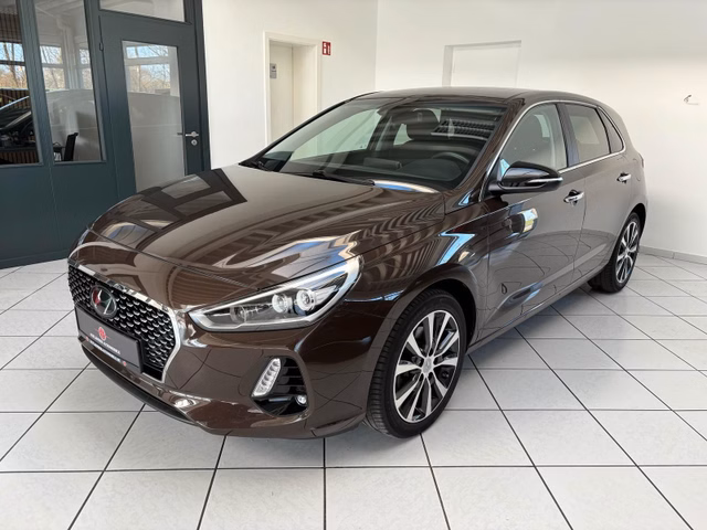 Hyundai i30 Intro Plus *LED*Navi*Kamera*LaneAss.*Tempom   LED Navi Kamera LaneAss. Tempom Gebrauchtwagen Kaufen | EZ 03/2017