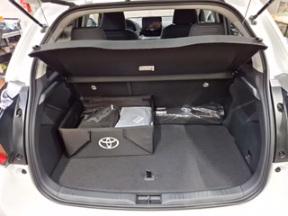 Toyota Yaris Hybrid Teamplayer +Safety- & Comf. Paket + Allwetterreifen - bilder 15