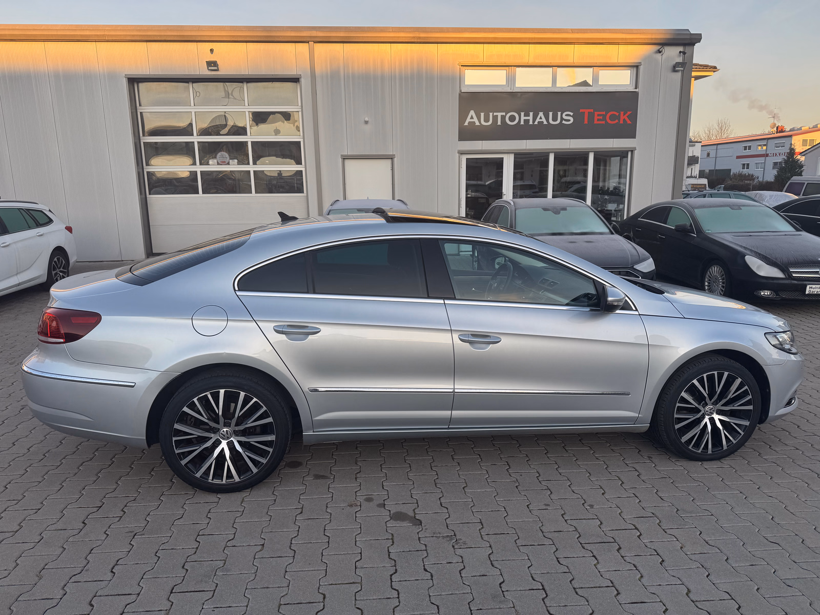 Volkswagen CC 2,0 TDI NEU.ZAHNR/Apple.CarP/MEMORY/18''/BI-XENON/PANO.DACH/SHZ/PDC+KAMERA