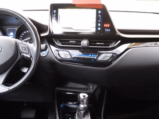 Toyota C-HR Hybrid Lounge Mega Ausstattung - фото 16