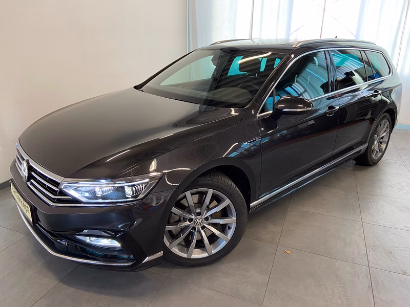 Volkswagen Passat Variant 2.0 TDI DSG R-LINE PANO AHK StHz 18"
