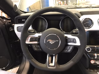 NPML2 Lenkrad GT 350 Alcantara Naht/Mittelstrich grau 