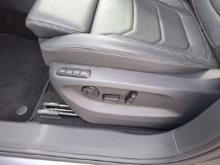 Skoda Kodiaq 2.0 TDI 4x4 Selection DSG / LEDER / AHK / HEAD-UP / NAVI - foto 14