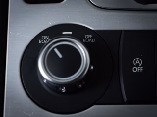 Volkswagen Touareg 3.0 TDI V6  BI-XENON PANO NAVI SPORT - foto 7