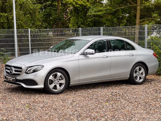 Mercedes-Benz E220d AVANTGARDE *9-GTRONIC*LED*COMAND*HEAD-UP*