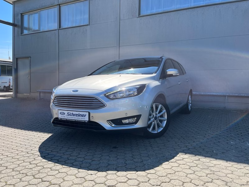 Ford Focus Turnier Titanium mit Autom. | PDC