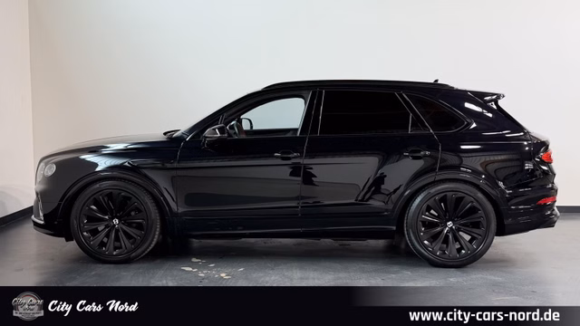Bentley Bentayga Azure 4.0 V8 4WD COMFORT SPEC+FOND - bilder 2