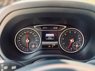Mercedes-Benz B 180 Score Automatik+Navi+LED+SHZ+Kamera+PDC+ - foto 4