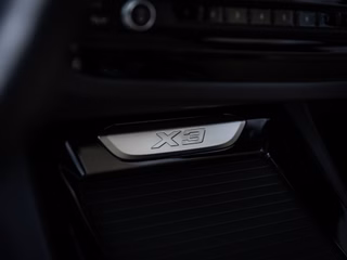 BMW X3 xDrive 20d M Sport LIVE COCKPIT ACC PANO - bilder 19