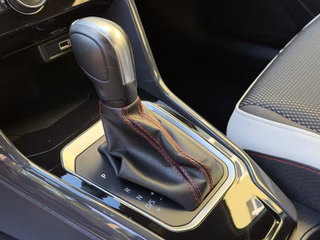 Volkswagen T-Roc Sport Automatik ACC SHZ - foto 30