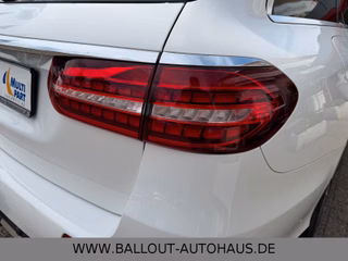 Mercedes-Benz E 220d T*2.HAND*GSD*AMG*AHK*DIS*TEMPO*SPUR*TOT* - foto 12