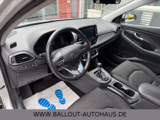 Hyundai i30 cw Trend*1.HAND*KLIMA*NAVI*SPUR*SHZ*KAMERA* - foto 8
