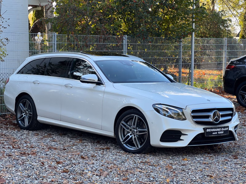 Mercedes-Benz E400Td 4MATIC AMG LINIE *DISTRONIC*SHD*360°*AHK*