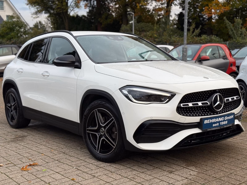 Mercedes-Benz GLA 200*AMG+NIGHT*MULTIBEAM*1.HAND*TOTWINKEL*KEY