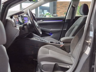 Volkswagen Golf VIII Life 1.0eTSI*Kamera*CarPlay*ACC* - photo 1
