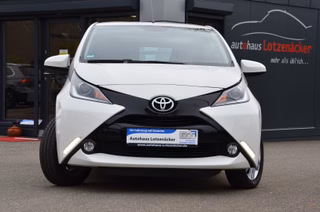 Toyota AYGO x-play touch Used vehicle for sale | First registration 02/2017 | Price 6.990 €