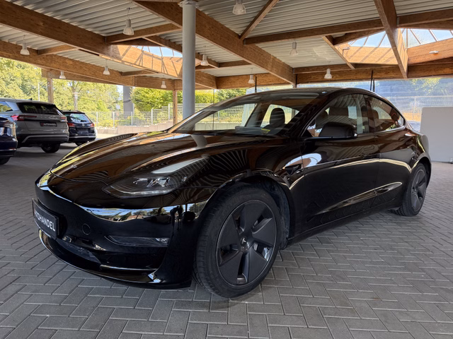 Tesla Model 3 Long Range Dual AWD Gebrauchtwagen Kaufen | EZ 12/2022 | Preis 29.900 €