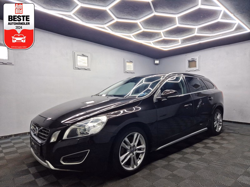 Volvo V60 Kombi Momentum|AUTOM|LEDER|NAVI|BI-XENON|LM