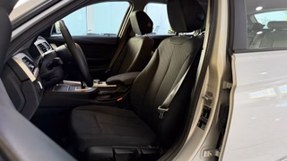 BMW 318 d  AUT. SHZ 2HAND SERVICE FULL BMW M-FELGEN PDC - photo 1