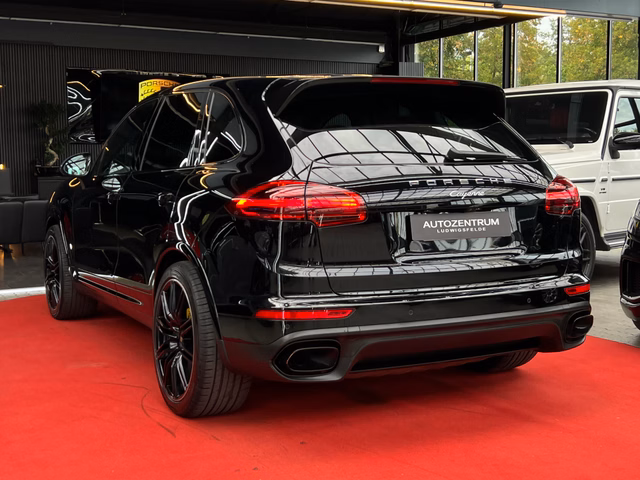 Porsche Cayenne 3,0 Diesel Platinum Edition CHRONO / PANO / CAM / BOSE / START-STOP - foto 4