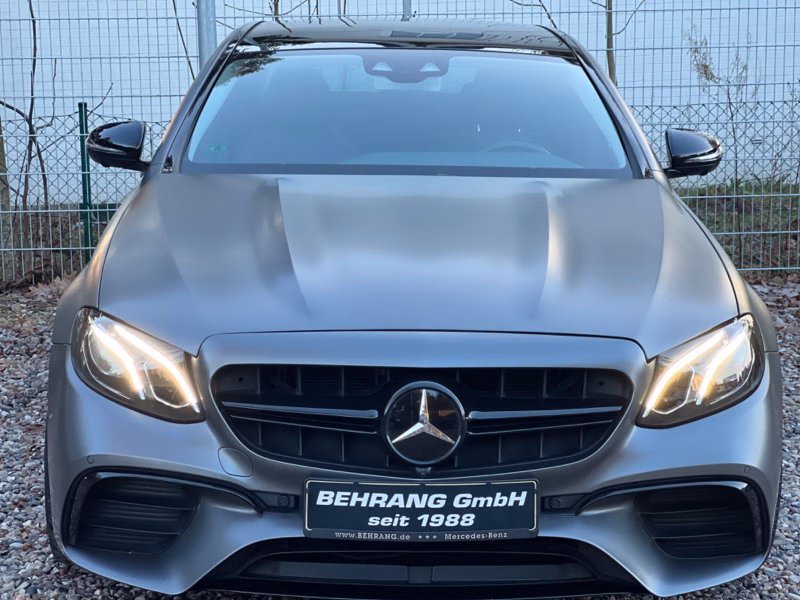 Mercedes-Benz E220d AMG *WIDESCREEN*COMAND*PANORAMA*MEMORY*