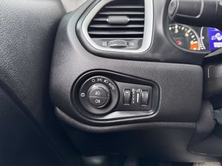 Jeep Renegade 1.6l Longitude Design Black-Pack - foto 25