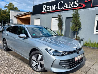 Volkswagen Passat Variant Year-old for sale