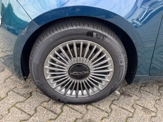 Fiat 500 1.0 Hybrid FireFly 48 kW Icon - bilder 13