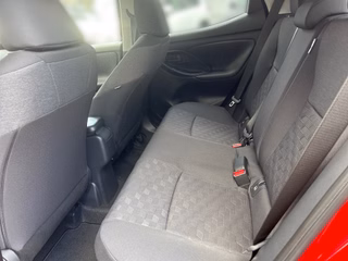 Toyota Yaris Hybrid Teamplayer + Safety - & Comfort Paket - bilder 11
