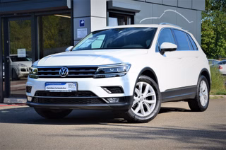 Volkswagen Tiguan 1.5 TSI Highline LED|PANO|Virtual|AHK Used vehicle for sale | First registration 03/2019 | Price 29.990 €