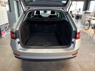 Skoda Superb 2.0TDI*Combi*7G*Kamera*LED* - bilder 7