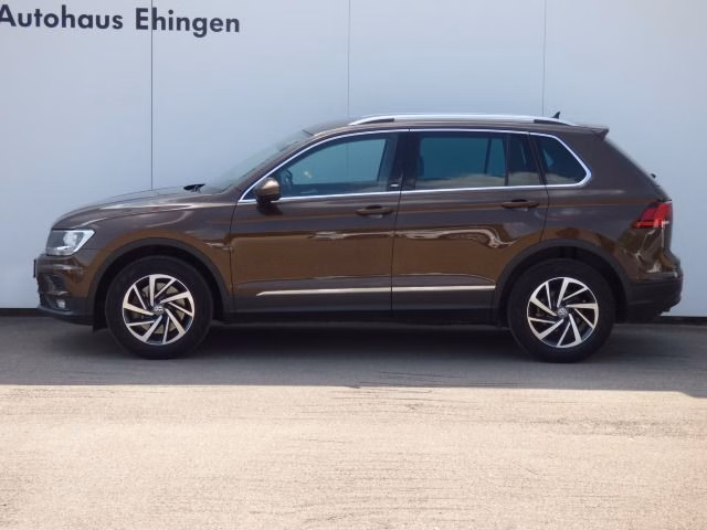 Volkswagen Tiguan Comfortline 2.0 TSI DSG 4Motion Sound AHK ACC Navi