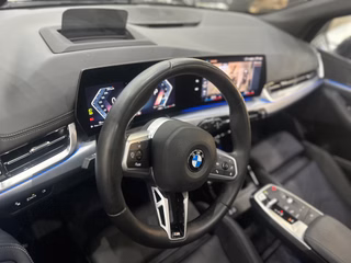 BMW 218 Active Tourer M-SPORT PANO MASSAGE 360K AHK - bilder 10