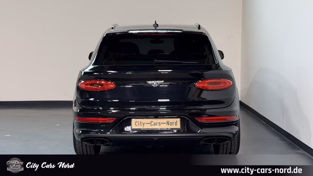 Bentley Bentayga Azure 4.0 V8 4WD COMFORT SPEC+FOND - bilder 4