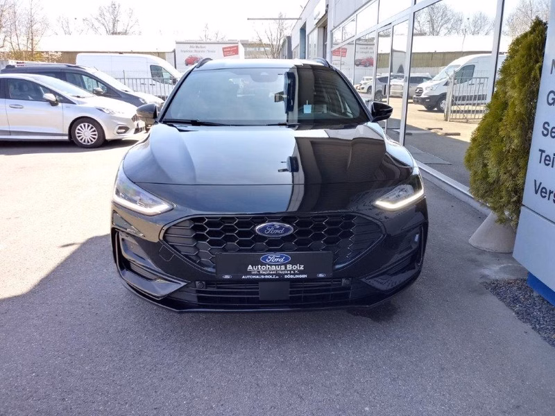 Ford Focus Turnier ST-Line X - AHK - Elektr.Heckklappe - HUD - Fahrer Assist. P. - Voll