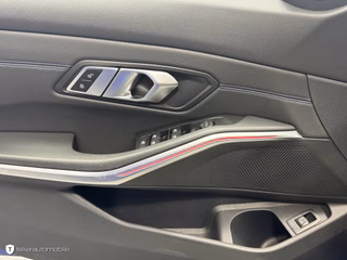 BMW 330 i M Sport *CarPlay*Navi*LED* - foto 20