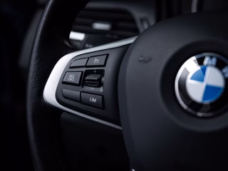 BMW 218 d Sport Line  LED RFK H-K AHK SHZ - bilder 4