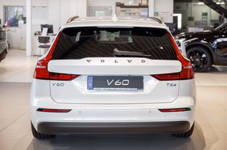 Volvo V60 T6 Core Recharge AWD Standheizung*inkl. Winterkompletträder*ACC*Sitzheizung vo.+hi.  Plug-In Hybrid - foto 3